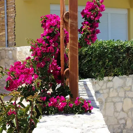 Just -rethymnon *